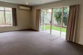 35 Parade Court, Addington