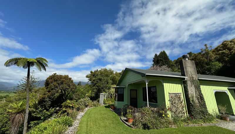 4 Arapito Road, Karamea