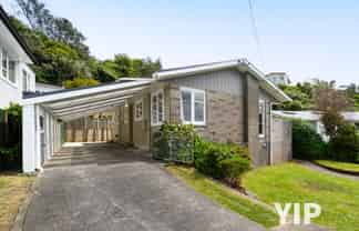 12 Cotswold Crescent, Newlands