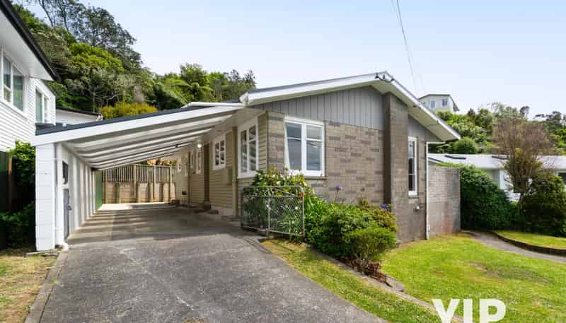 12 Cotswold Crescent, Newlands