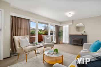 12 Cotswold Crescent, Newlands