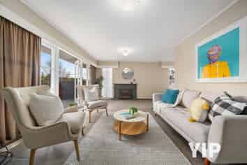 12 Cotswold Crescent, Newlands