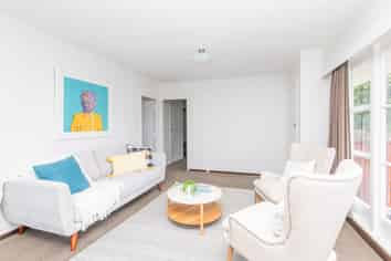 12 Cotswold Crescent, Newlands