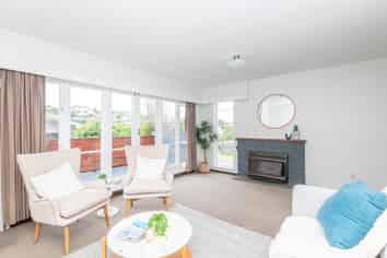 12 Cotswold Crescent, Newlands