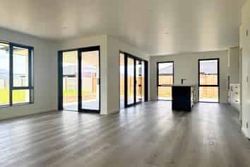 13 Taurangawaka Road, One Tree Point