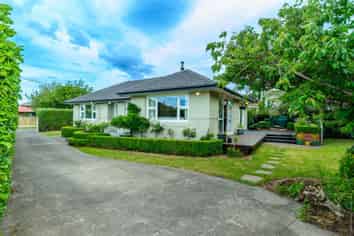 39 Flower Street, Bryndwr