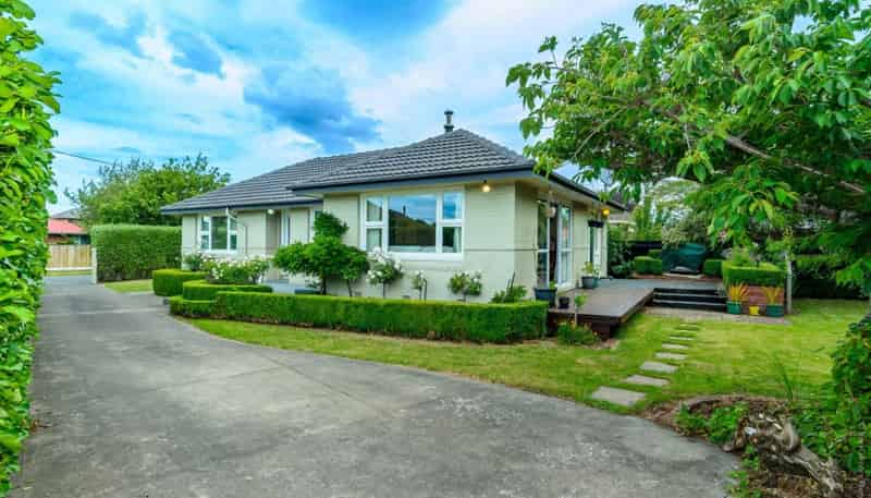 39 Flower Street, Bryndwr