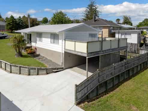 99 Sherwood Street, Bellevue