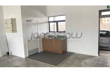 Te Atatu Retail, Road Front Retail 