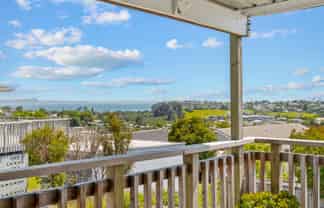 19 Rishworth Avenue, Stanmore Bay