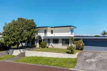 12 Ganymede Place, Half Moon Bay