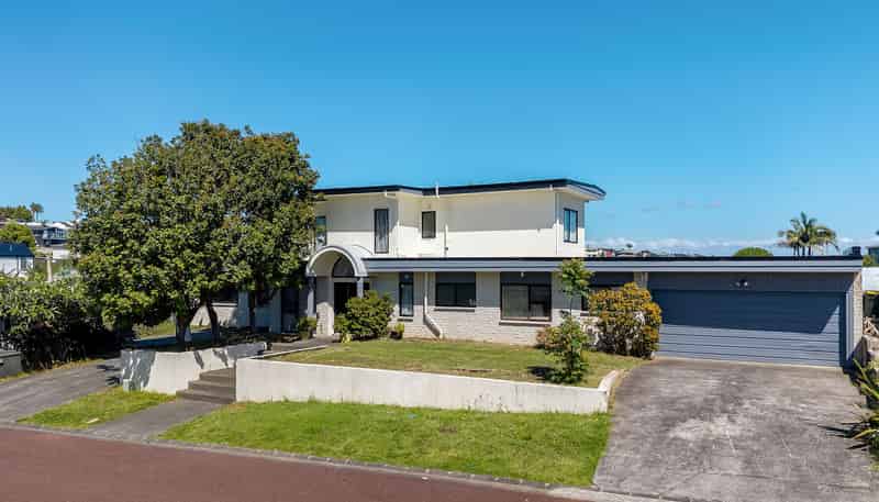 12 Ganymede Place, Half Moon Bay