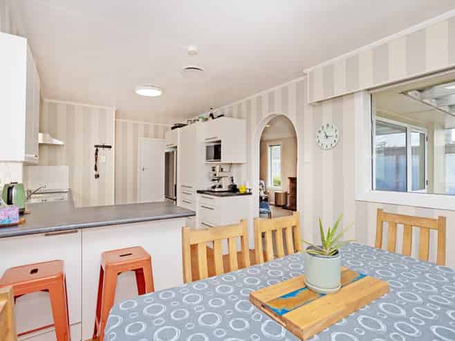 62 Helmsdale Street, Waverley