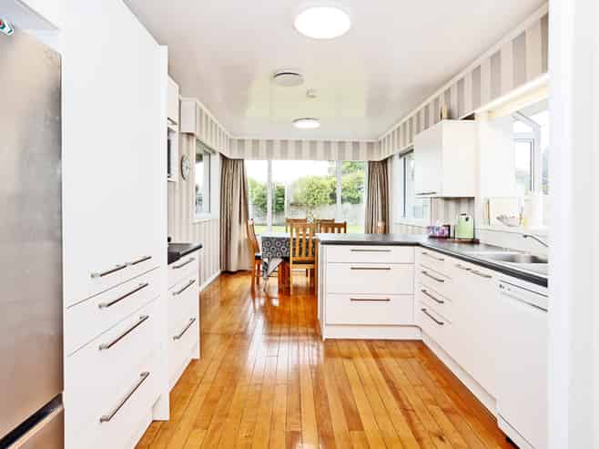 62 Helmsdale Street, Waverley