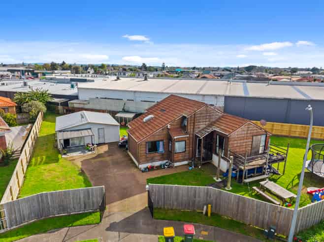 6 Albert Road, Manukau