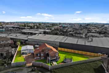 6 Albert Road, Manukau