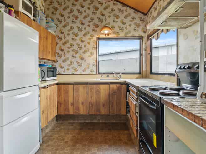 6 Albert Road, Manukau