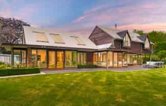 16 Grangewood Lane, Burnside