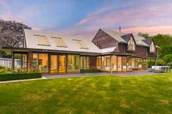 16 Grangewood Lane, Burnside