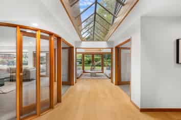 16 Grangewood Lane, Burnside