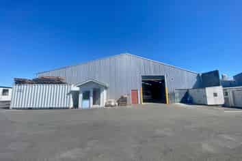 High-Stud Warehouse + Secure Yard