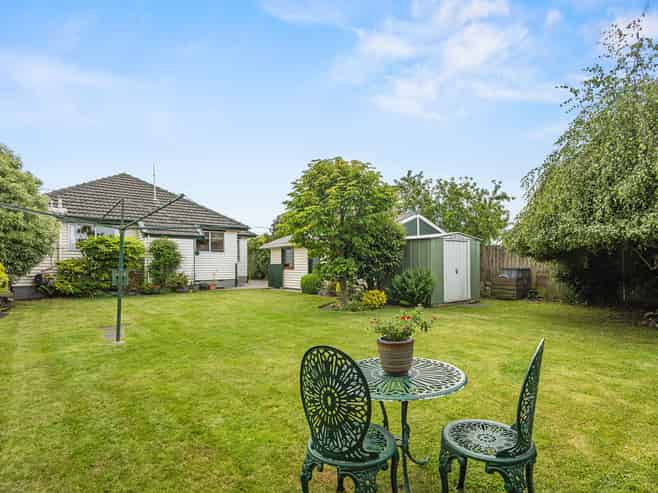 52 Charlcott Street, Burnside