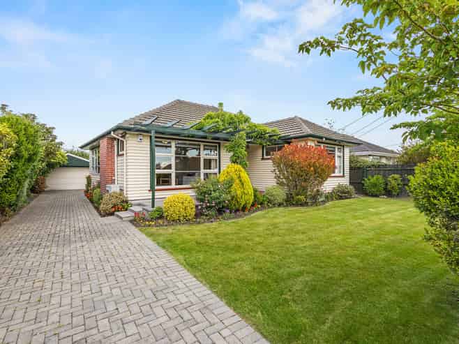 52 Charlcott Street, Burnside