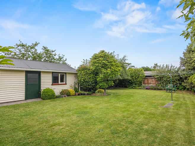 52 Charlcott Street, Burnside