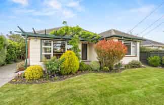 52 Charlcott Street, Burnside