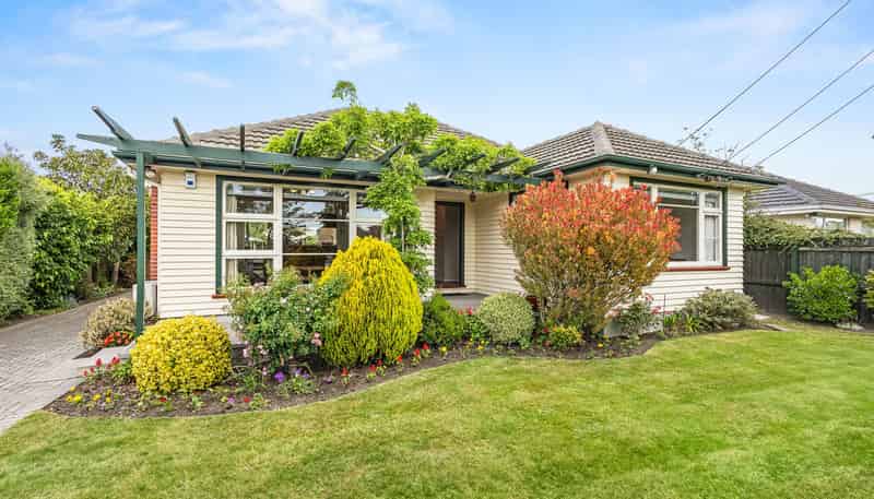 52 Charlcott Street, Burnside