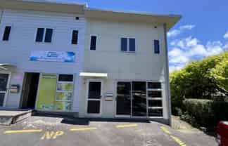 Peaceful ground-floor office with nature outlook