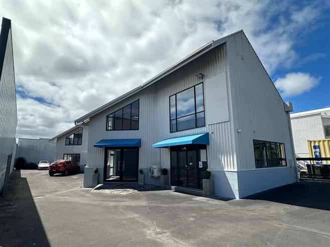 CBRE | Unique 379sqm Penrose Standalone