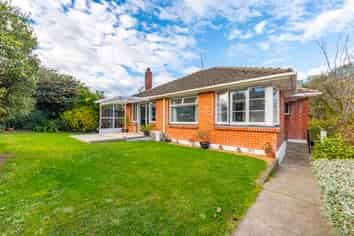 2 Cameron Street, Seaview