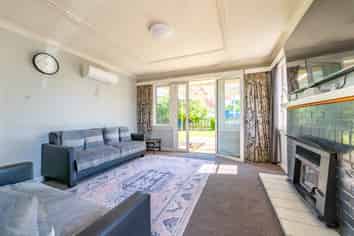 2 Cameron Street, Seaview