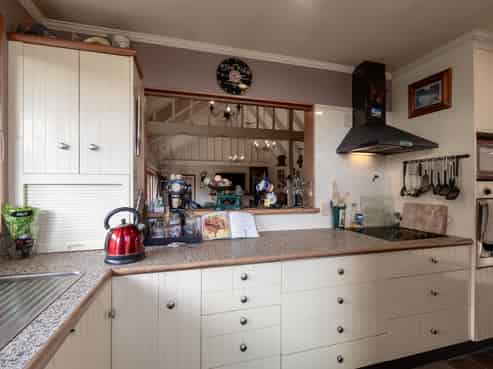 97 Gladstone Terrace, Gladstone