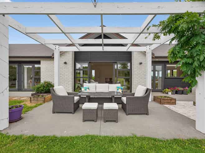 2 Lawrence Carter Drive, Bombay