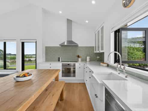 2 Lawrence Carter Drive, Bombay