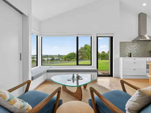 2 Lawrence Carter Drive, Bombay