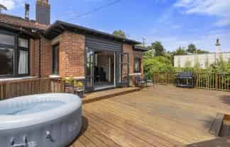 16 Rhodes Terrace, North East Valley