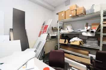 Commercial unit for LEASE in central Otahuhu 