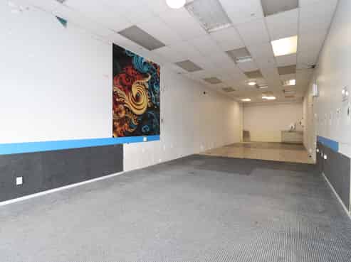 Commercial unit for LEASE in central Otahuhu 