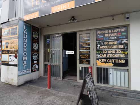 Commercial unit for LEASE in central Otahuhu 