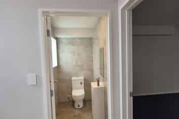 15B Earlsworth Road, Mangere East