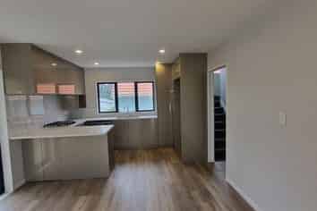 15B Earlsworth Road, Mangere East