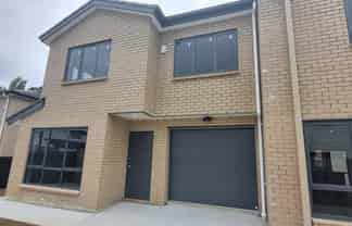 15B Earlsworth Road, Mangere East