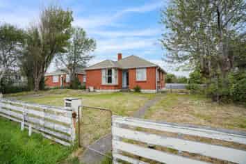 300 Conyers Street, Strathern