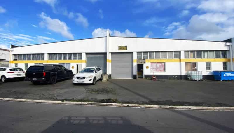 42B Henderson Valley Road, Henderson