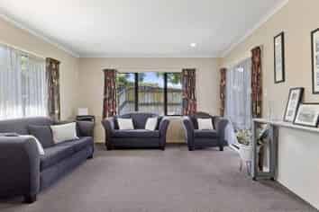 75 Inverness Drive, Pyes Pa