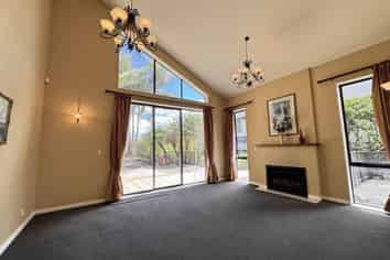 44 Grammar School Road, Pakuranga