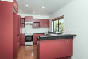 11/12 Northcross Drive, Browns Bay